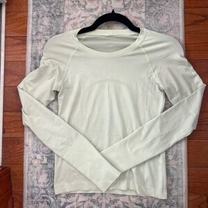 Lululemon Swiftly Tech Waist Length Long Sleeve